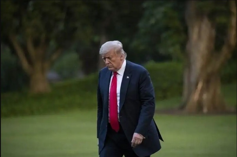 An earthquake in Trump’s base; the numbers turn against him
