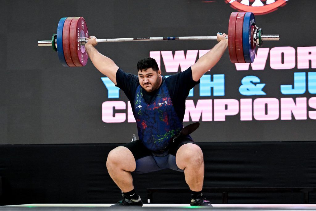 World’s strongest junior weightlifter dedicates 3 gold medals to martyred Minab students