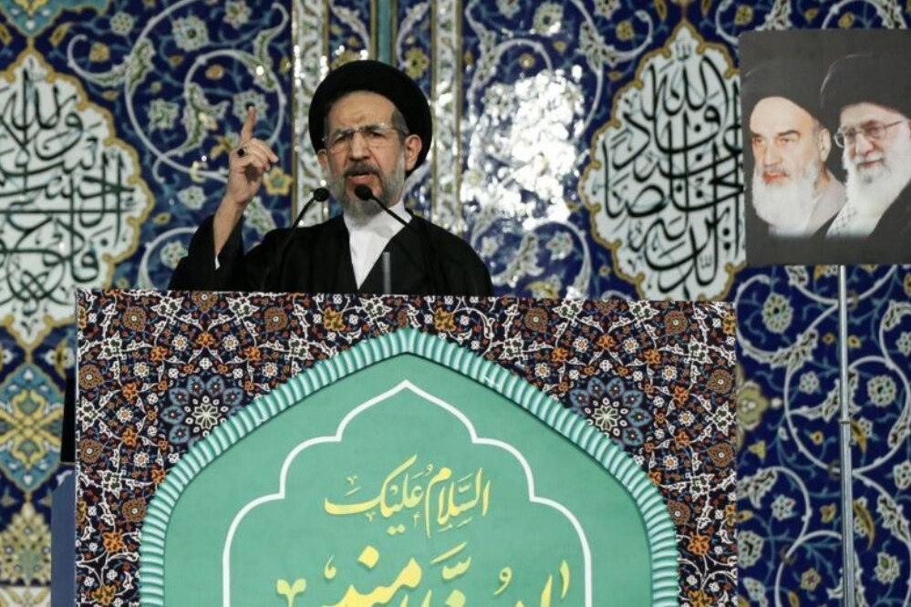 خطيب جمعة طهران: الشهيد عبدالرحيم موسوي نموذج لقائد عسكري تربى على القرآن والعترة