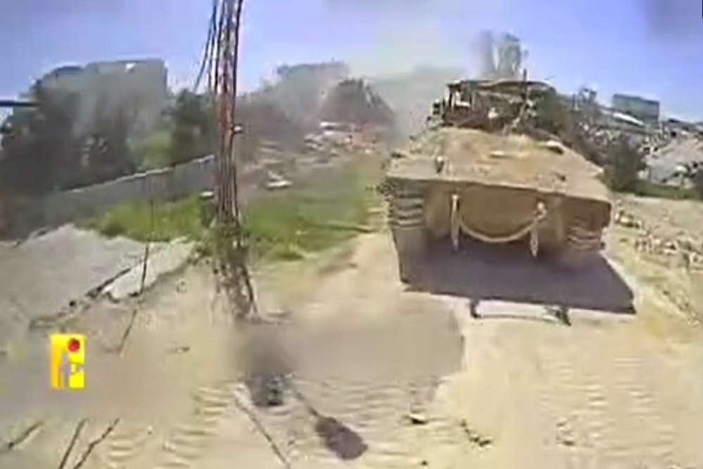 חיזבאללה תקף התקהלויות צבאיות ישראליות והשמיד שתי סוללות של כיפת ברזל.
