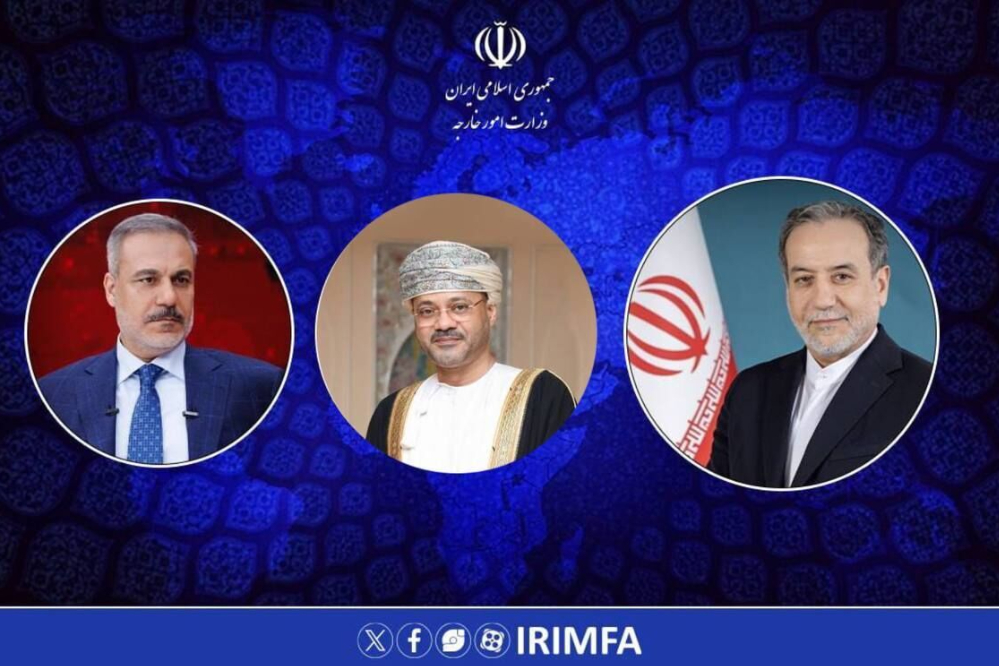 عراقجي يبحث مع نظيره العماني والتركي، تطورات المنطقة ومضيق هرمز