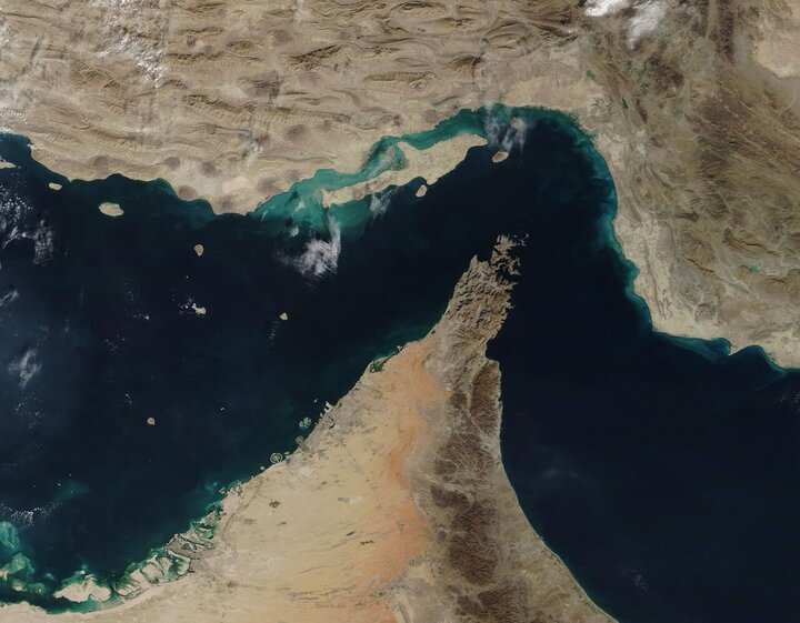 Maritime traffic banned for all ships in Hormuz: IRGC source