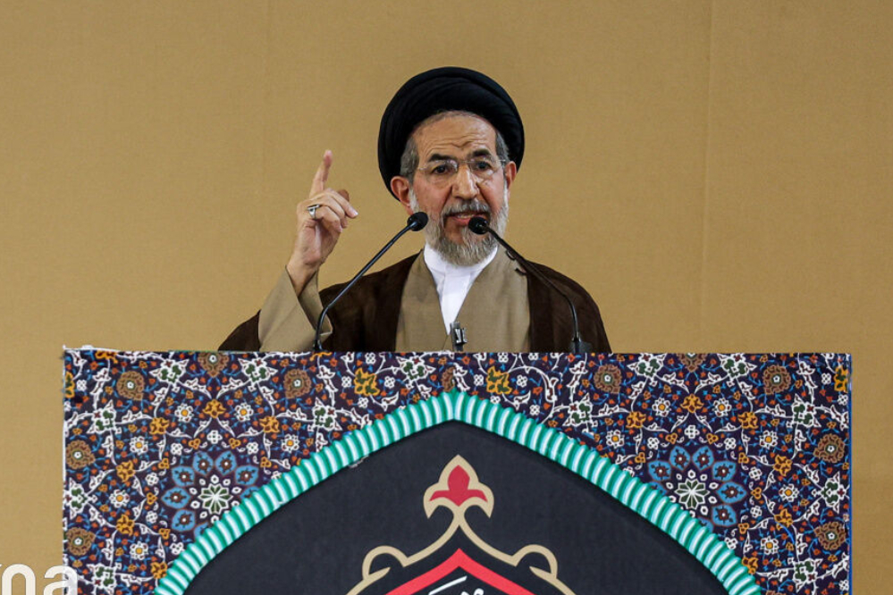 خطيب جمعة طهران: علينا أن نصون إنجازاتنا القيمة ونعززها باليقظة والثبات والتلاحم