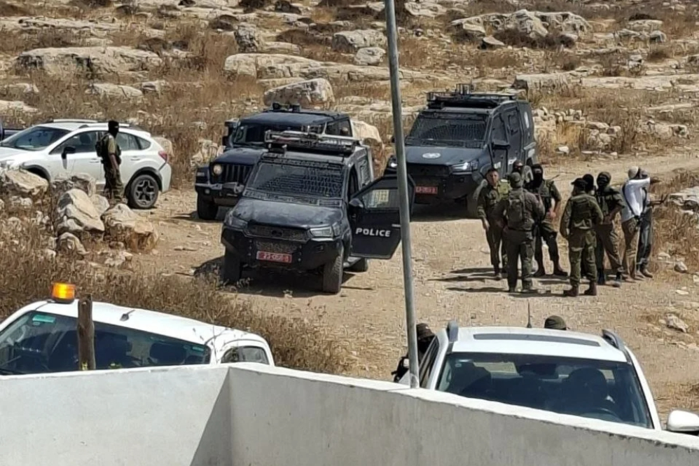 פלסטינים פצועים בעת התמודדות עם התקפות ישראליות בגדה המערבית