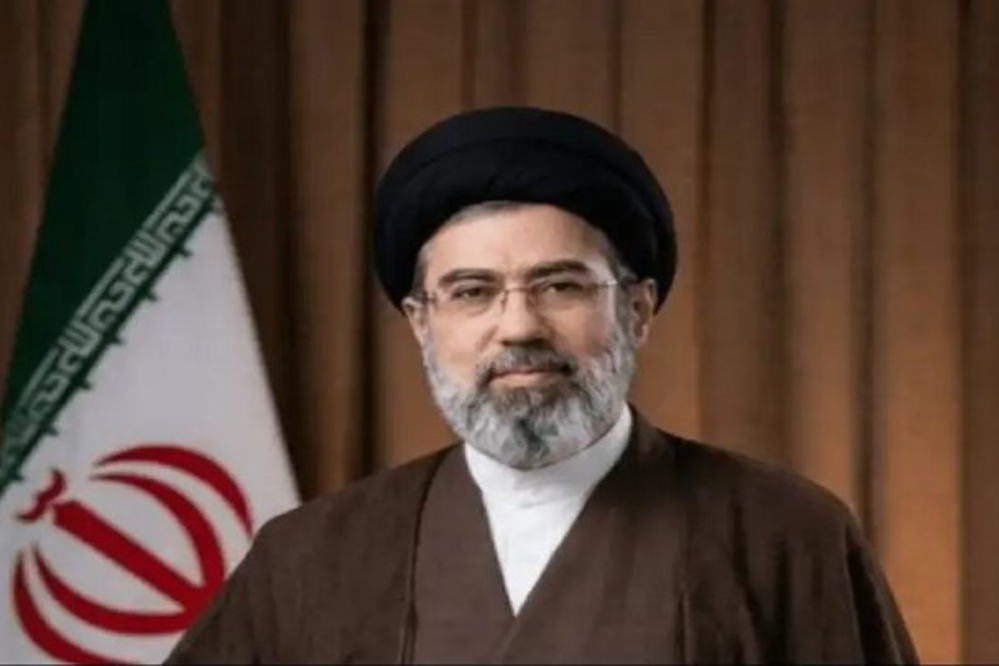 قائد الثورة: يجب تبيين واستعراض «قوة إيران واقتدارها» وتجنب إثارة اليأس وإضعاف الدوافع الوطنية