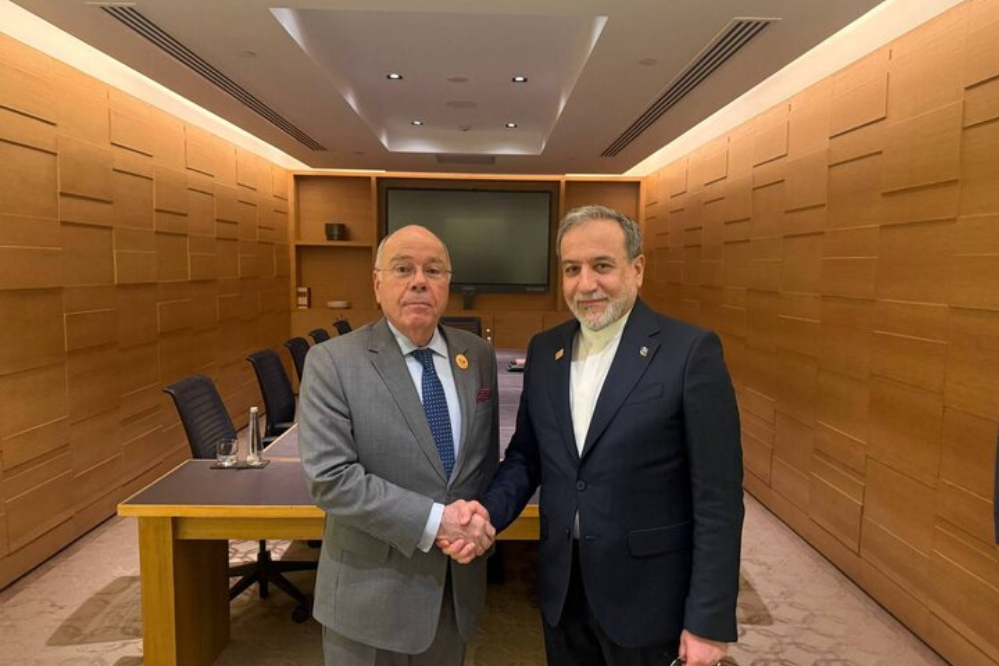 עראקצ'י נפגש עם עמיתו הברזילאי בניו דלהי.