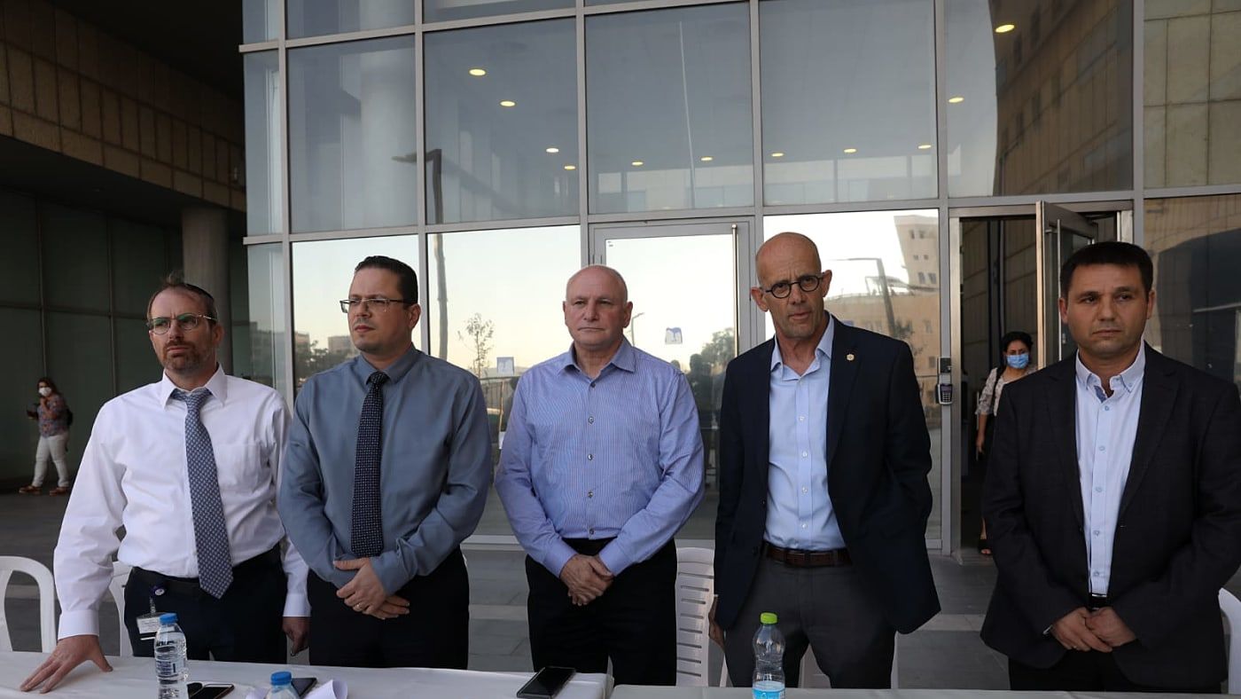 בתי החולים הציבוריים מפסיקים לקלוט חולי קורונה חדשים