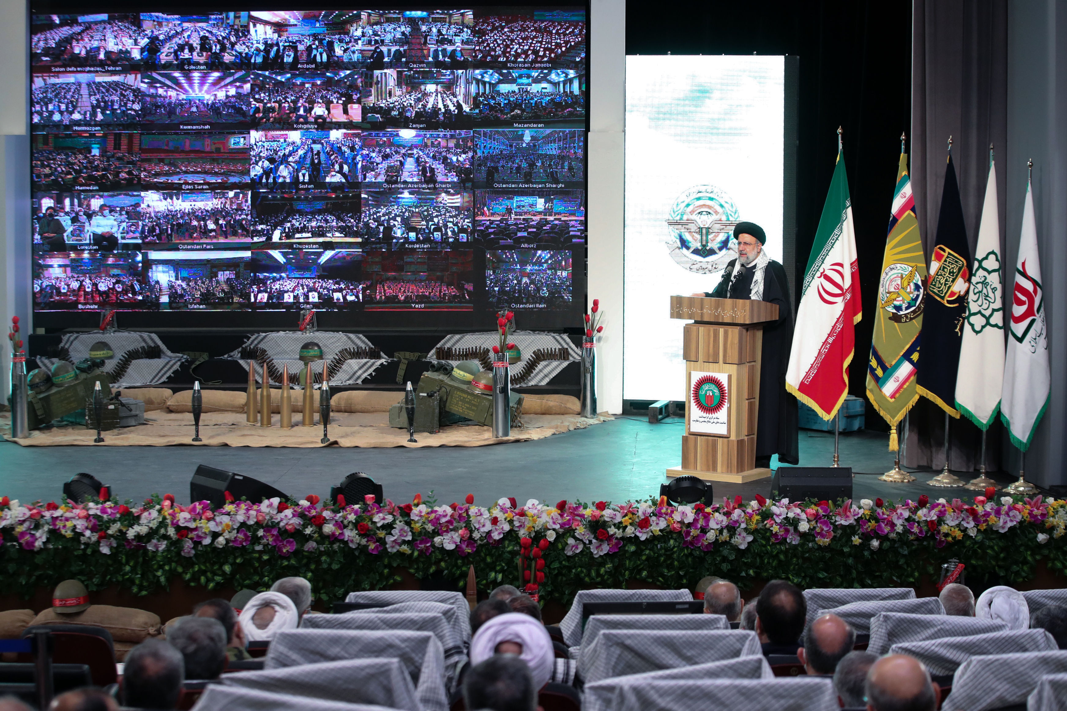 الرئيس رئيسي: الصحوة في المنطقة تحققت ببركة دماء الشهداء