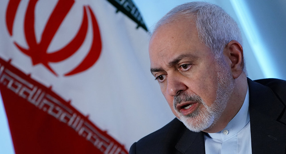 حرب التغريدات.. ظريف يؤكد أن ايران لن تتردد في الذود عن امنها في الخليج الفارسي
