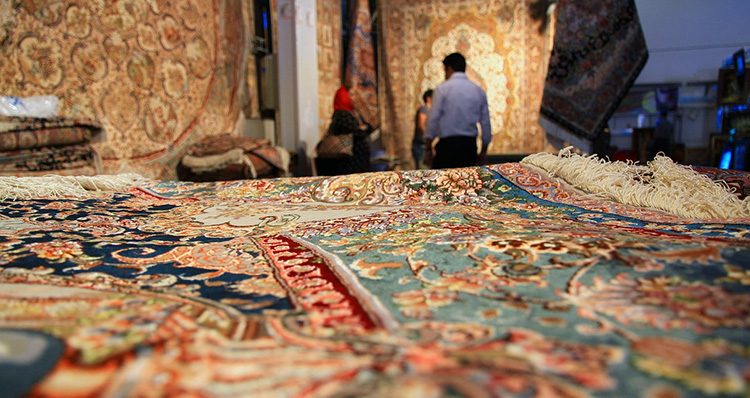 انطلاق المعرض الدولي للسجاد اليدوي الايراني بحضور اميركي-أوروبي