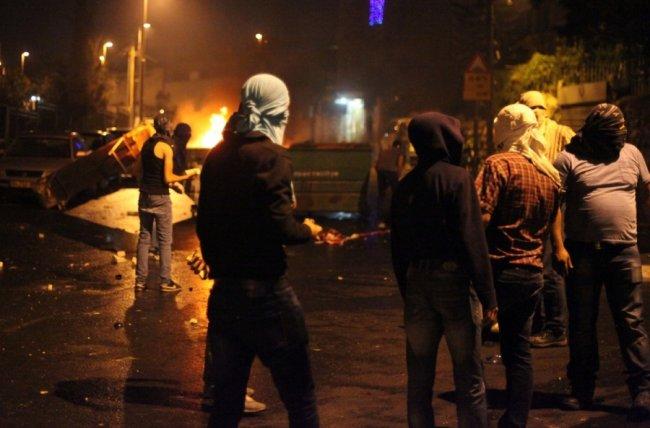 إصابة 46 فلسطينياً إثر مواجهات عنيفة مع الصهاينة في القدس المحتلة