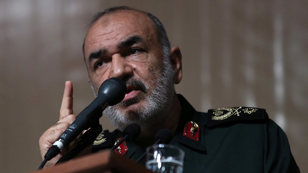 الحرس الثوري: لا نهاب العدو صغيرا كان أم كبيرا