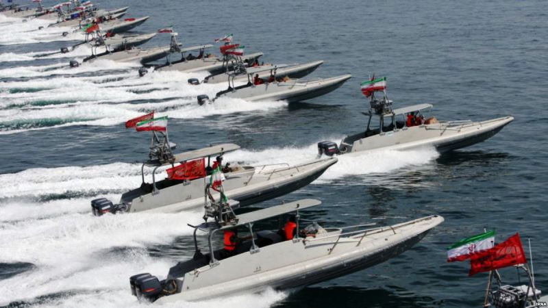ايران تجري عرضا عسكريا بمشاركة 200 فرقاطة وزورق سريع