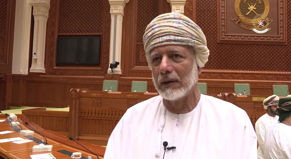 وزير خارجية عمان يزور إيران غدا الاثنين لبحث أوضاع المنطقة مع ظريف