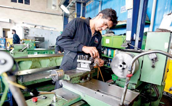 بررسی بسته پیشنهادی تشویق و حمایت از کارآفرینان پیشرو