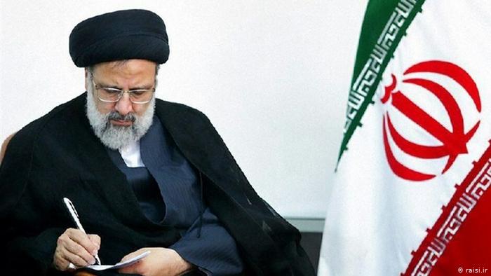 با کارشکنان اجرای قانون مبارزه با قاچاق برخورد شود