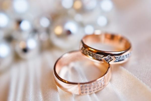 دیوارهای اقتصادی وفرهنگی سدراه ازدواج/اگر نوش جوانان نیستیم نیش آنها نباشیم