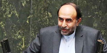 بهتر بود دولت پیش از افزایش قیمت بنزین مردم را توجیه می‌کرد