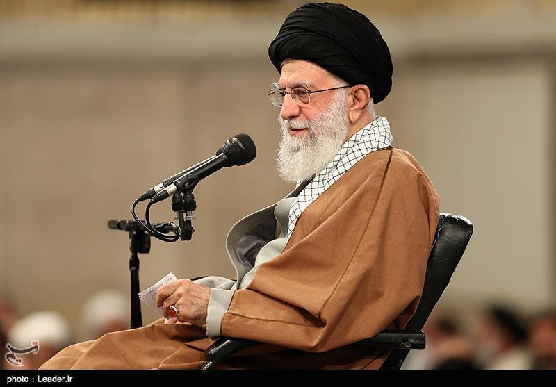 رهبر انقلاب: از بعضی از مسئولین حرف‌هایی شنیده شد که مایه تاسف و تعجب است