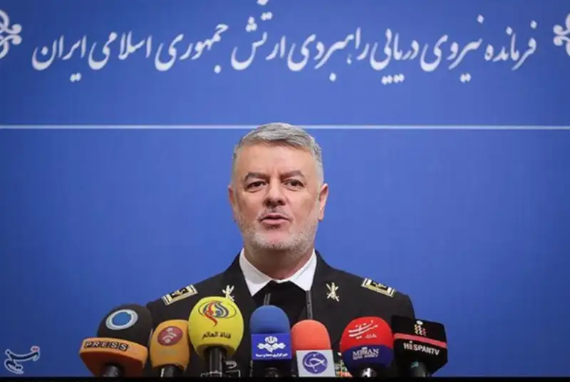 دریادار خانزادی: ناوشکن دنا بهمن ماه الحاق می‌شود/ رزمایش مشترک با چین و روسیه ادامه خواهد یافت