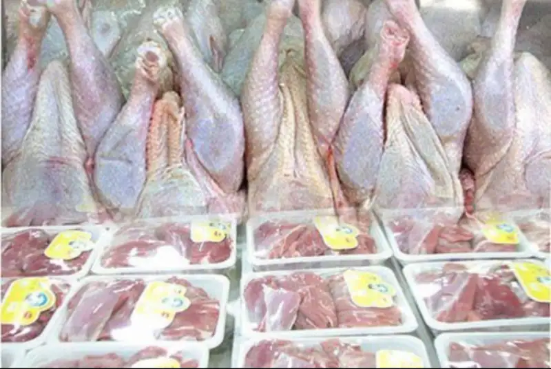 ذخایر کالاهای اساسی بالاتر از حد تکلیف‌شده است/ مشکلی در تامین مرغ و گوشت نیست