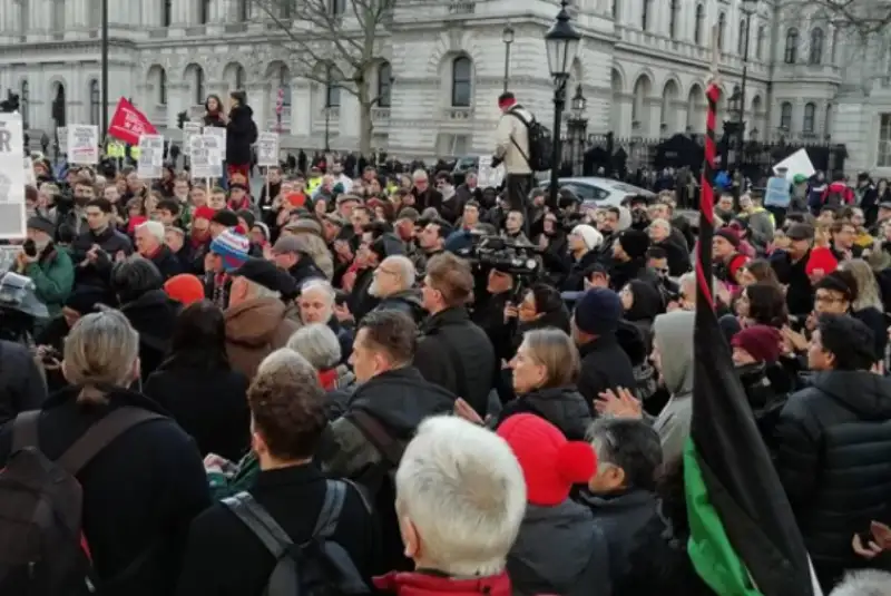 تظاهرات مردم انگلیس علیه اقدامات آمریکا در راستای افزایش تنش با ایران