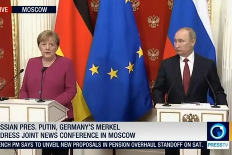 پوتین و مرکل بر لزوم حفظ برجام تأکید کردند