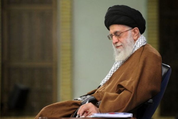 پیام رهبر انقلاب اسلامی در پی مشکلات ناشی از بارندگی‌های شدید در جنوب شرقی کشور: دستگاههای دولتی ومجموعه‌های مردمی هرچه بیشتر به یاری مردم بشتابند