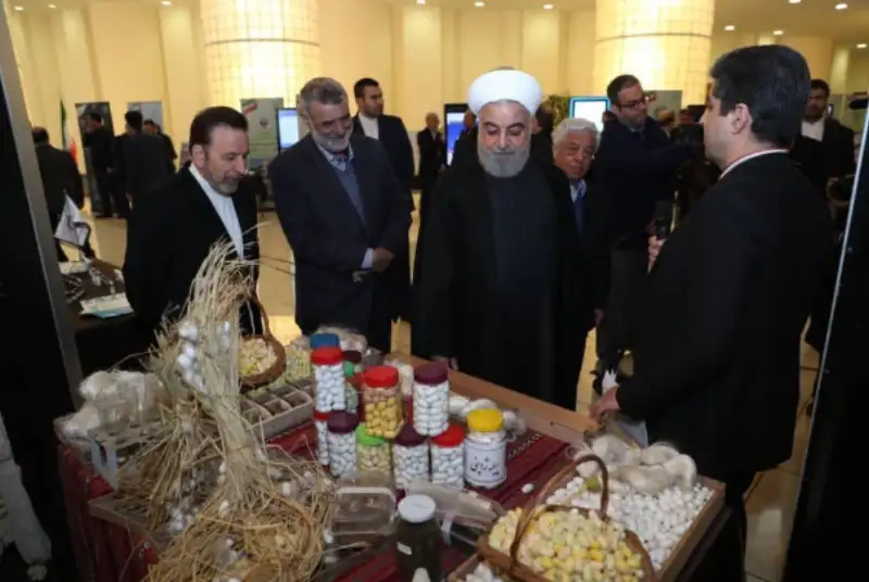 📸روحانی از نمایشگاه دستاوردهای فن آورانه و توانمندی‌های وزارت جهاد کشاورزی بازدید کرد