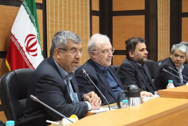 نمکی: مشکلی در حوزه دارو و نیروی انسانی برای کمک به سیل‌زدگان نداریم
