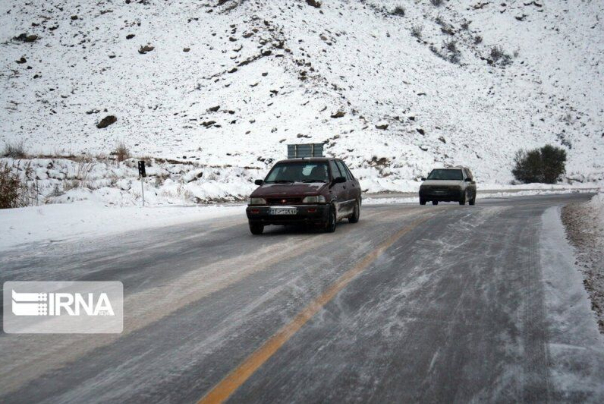 تداوم بارش برف و باران در جاده‌های 13 استان