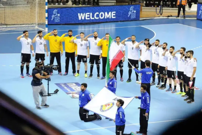سلام نظامی ملی‌پوشان هندبال به پرچم ایران