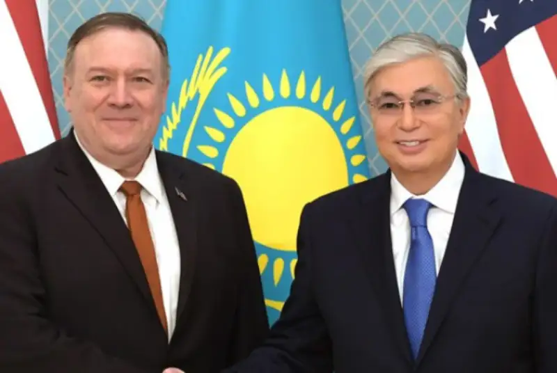 ملاقات پمپئو با مقامات عالی‌رتبه قزاقستان