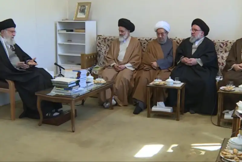 رهبر انقلاب: صیانت از شور انقلابی و طلاب جوان یک ضرورت است