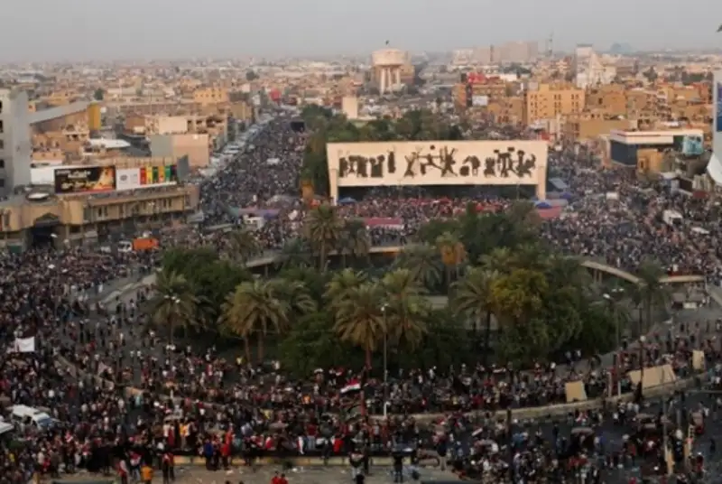 فراکسیون «صادقون»: سفارت آمریکا در پی گسترش فساد در میادین اعتراضات عراق است