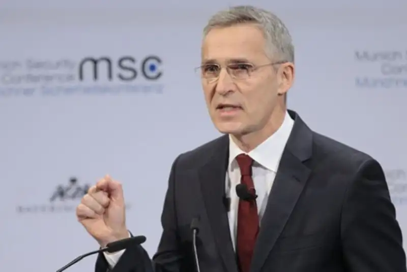 انتقاد شدید دبیرکل ناتو از طرح ارتش اروپایی مرکل و ماکرون