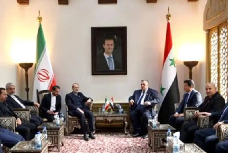 لاریجانی: ایران در بازسازی‌ها کنار سوریه ایستاده است
