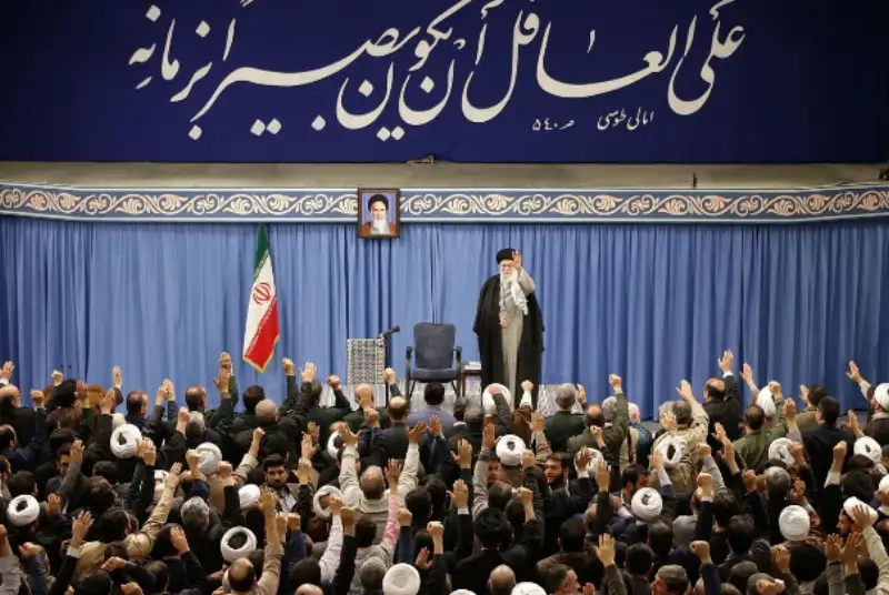 رهبر انقلاب: انتخابات مایه تقویت کشور است
