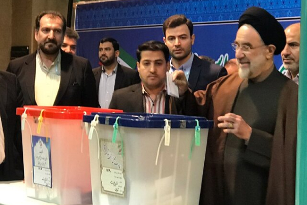 سید محمد خاتمی رای خود را به صندوق انداخت