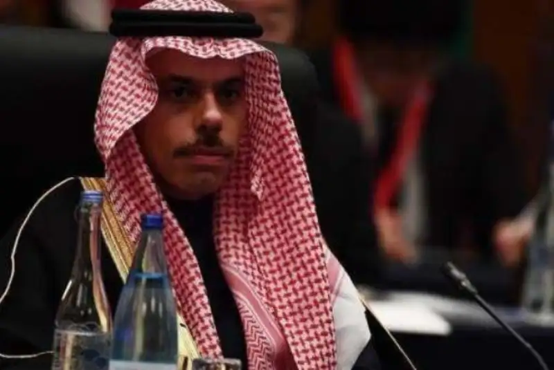 وزیر خارجه سعودی از سکوت جامعه جهانی در قبال ایران انتقاد کرد