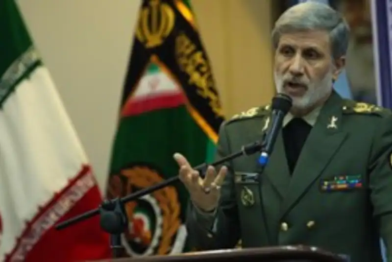 دستور وزیر دفاع برای تولید روزانه 20هزار لیتر مایع ضدعفونی کننده