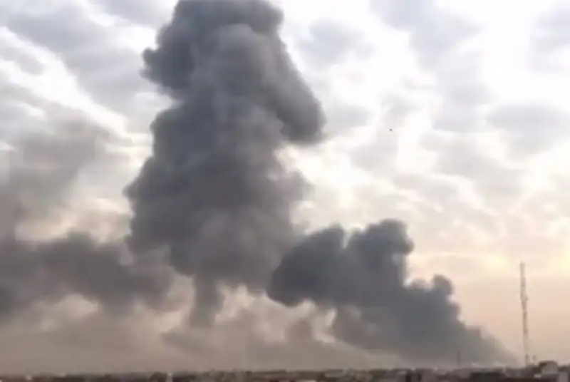 انفجار مهیب در بندر «نشطون» استان المهره یمن