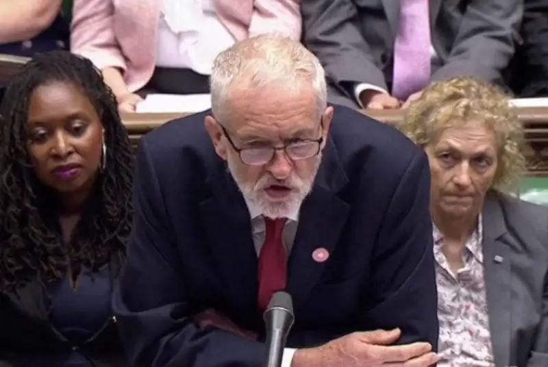 کوربین جانسون را «نخست وزیر پاره وقت» خطاب کرد