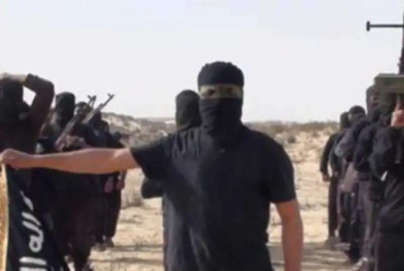 داعش دو جوان مصری را به دلیل همکاری با دولت، کُشت