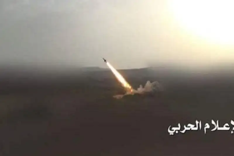 ارتش یمن مواضع نیروهای منصور هادی را در مأرب با موشک هدف قرار داد