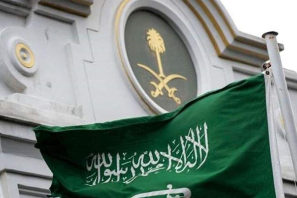 عربستان شهروندانش را از لبنان خارج می کند