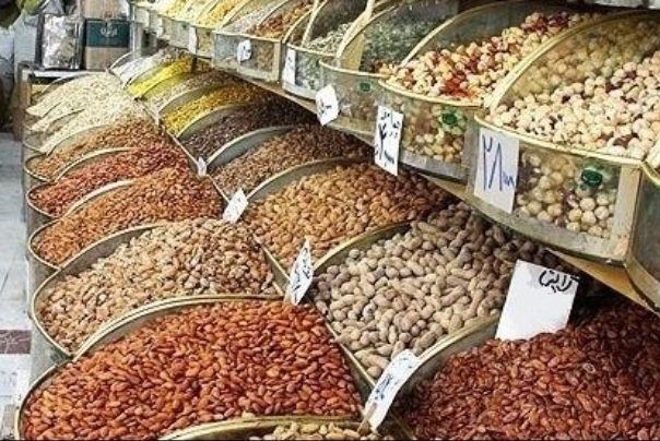 نکات بهداشتی را در مراجعه به مراکز خرید مثل آجیل و شیرینی فروشی‌ها، رعایت کنید