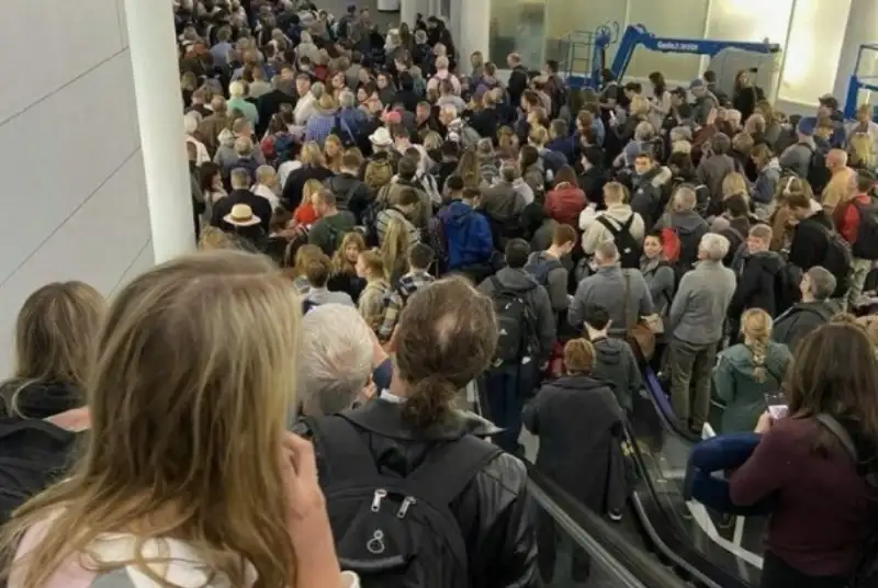 بمب ساعتی کرونا در فرودگاههای امریکا