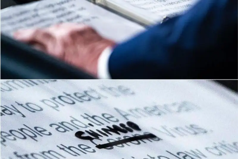 برگه‌ سخنرانی ترامپ از نمای نزدیک