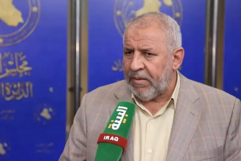 نماینده عراقی: عقب‌نشینی نظامیان آمریکایی از «القائم» صوری است